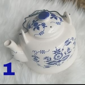 Vintage tea pots